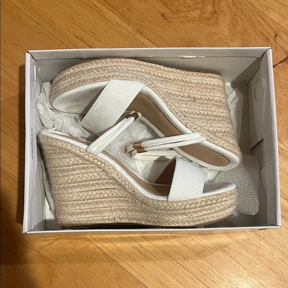 Elegant White Wedge Sandals - Picture 2 of 2